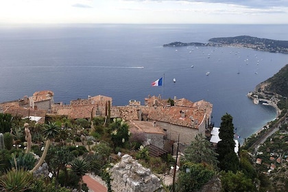 Private Cruise Excursion "Highlights of the French Riviera" with Licensed G...