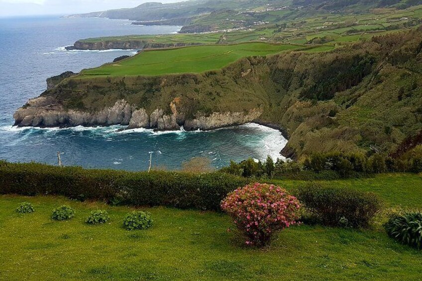 Full-Day Furnas Tour: Lake, Fumaroles and Thermal Pools 4x4