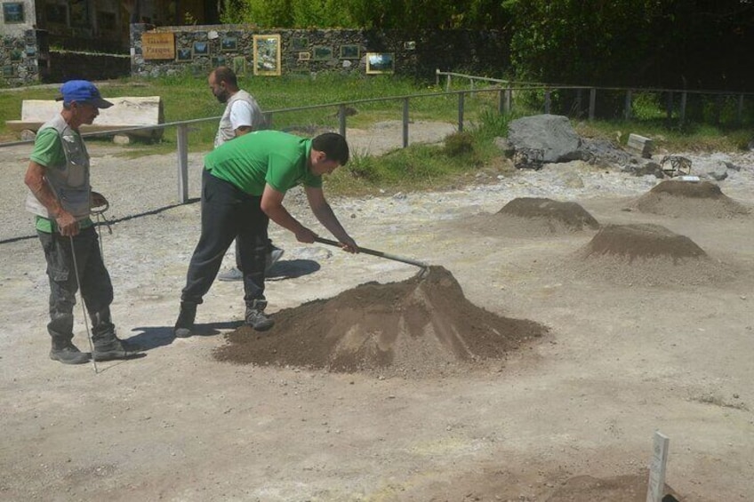 Full-Day Furnas Tour: Lake, Fumaroles and Thermal Pools 4x4