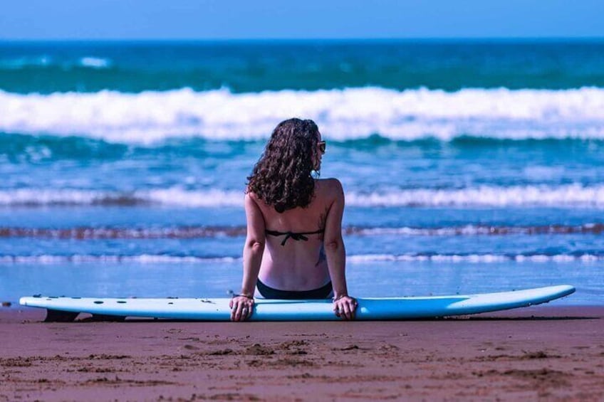Guided 1 day beginner surfing lessons in taghazout 