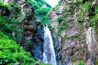 Kakheti: Signagi + Bodbe Monastery + Gurgeniani Waterfall