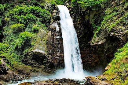 Kakheti Tour: Signagi + Bodbe Monastery + Gurgeniani Waterfall
