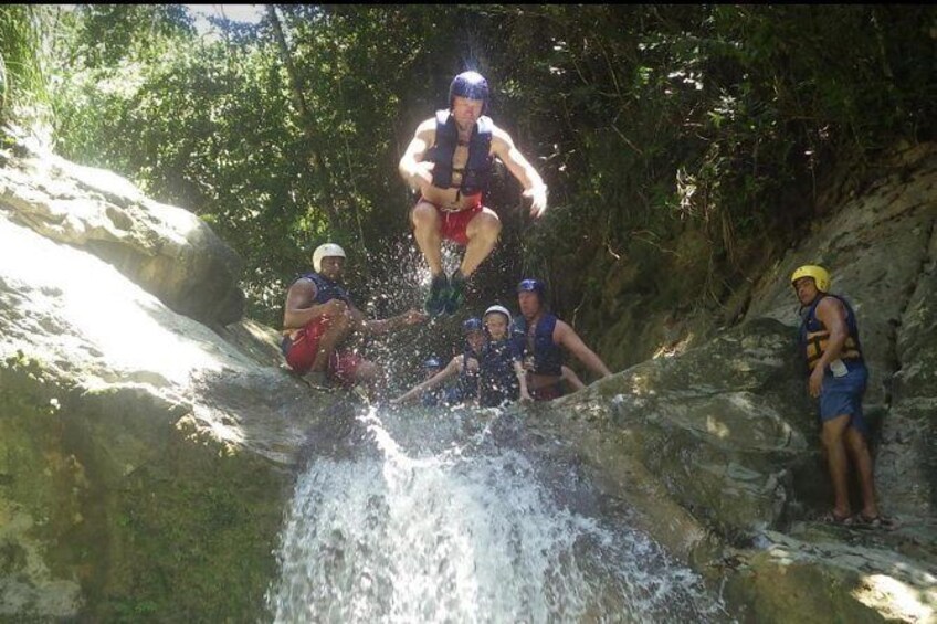 amber-cove-shore-excursion-7-waterfalls-and-5-zip-lines-with-lunch