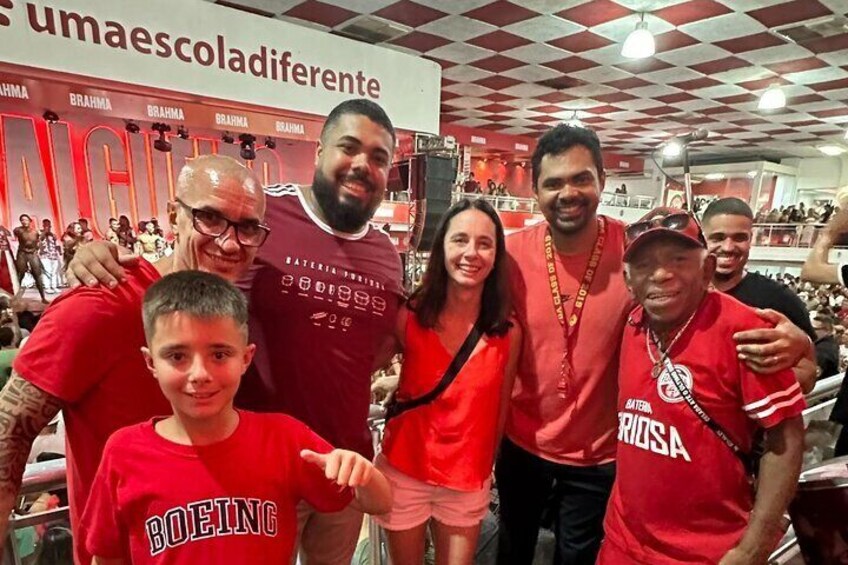 Nossos clientes com os melhores mestres da Bateria Furiosa, irmãos Guilherme e Gustavo e nosso glorioso Mestre Orelhinha