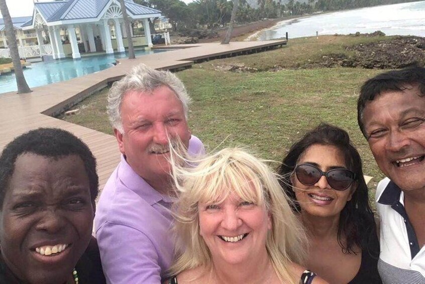 Full Island Tour (Including Lunch & Snorkeling)