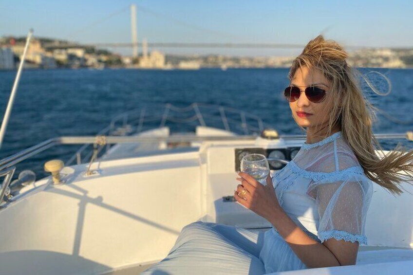 Sunset Cruise on Luxury Yacht Istanbul Bosphorust