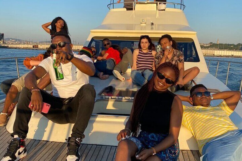 Sunset Cruise on Luxury Yacht Istanbul Bosphorus