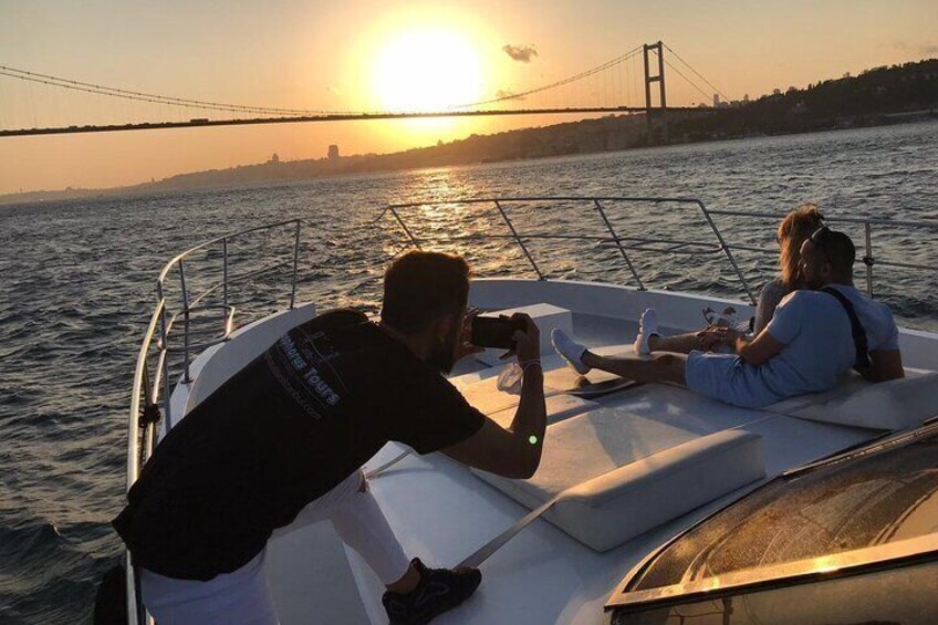 Sunset Cruise on Luxury Yacht Istanbul Bosphorus