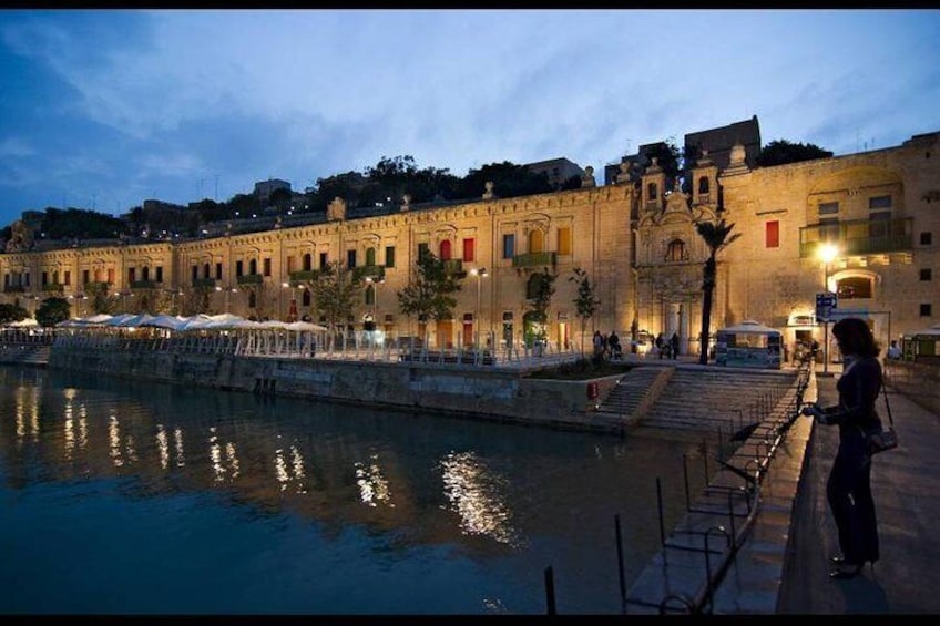 Valletta Waterfront by night