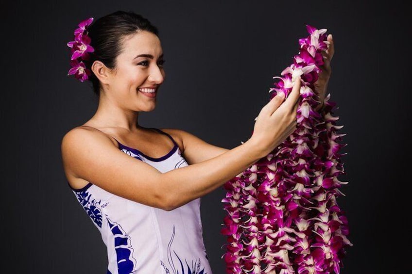 Greeter lei greeting