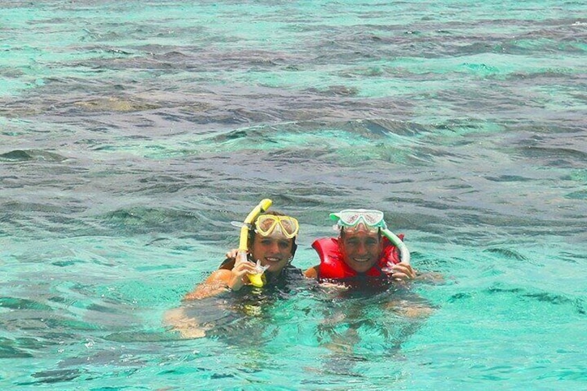 Angie & daughter ready for the coral garden reef site