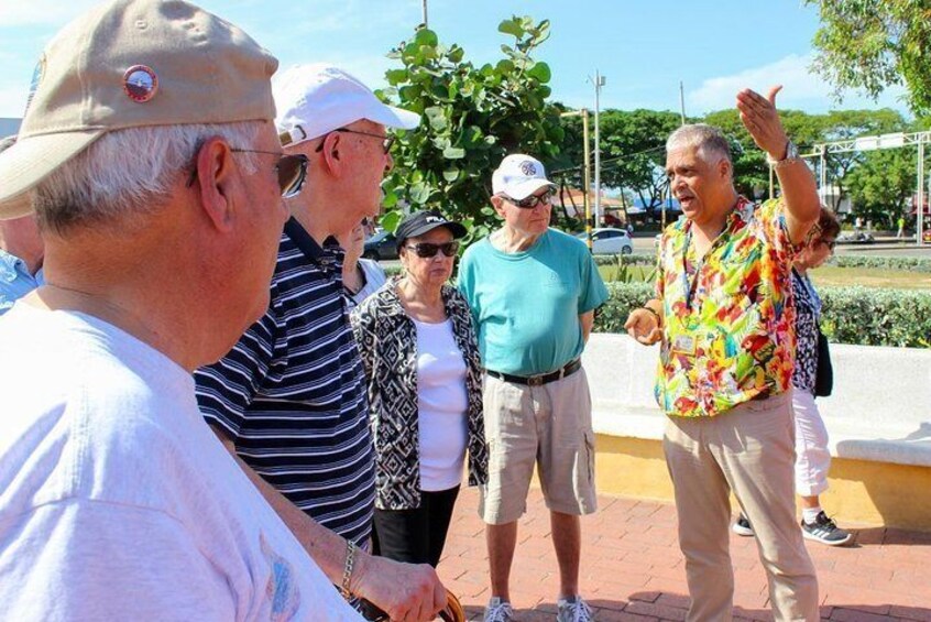 Let me have the pleasure to guide you by Cartagena, customizable tour.