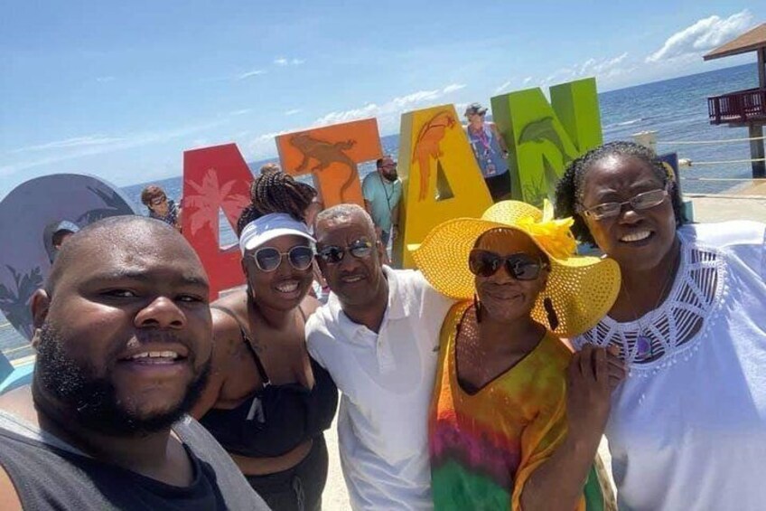 Daniel Johnson's Monkey & Sloth Hangout + Beach Day