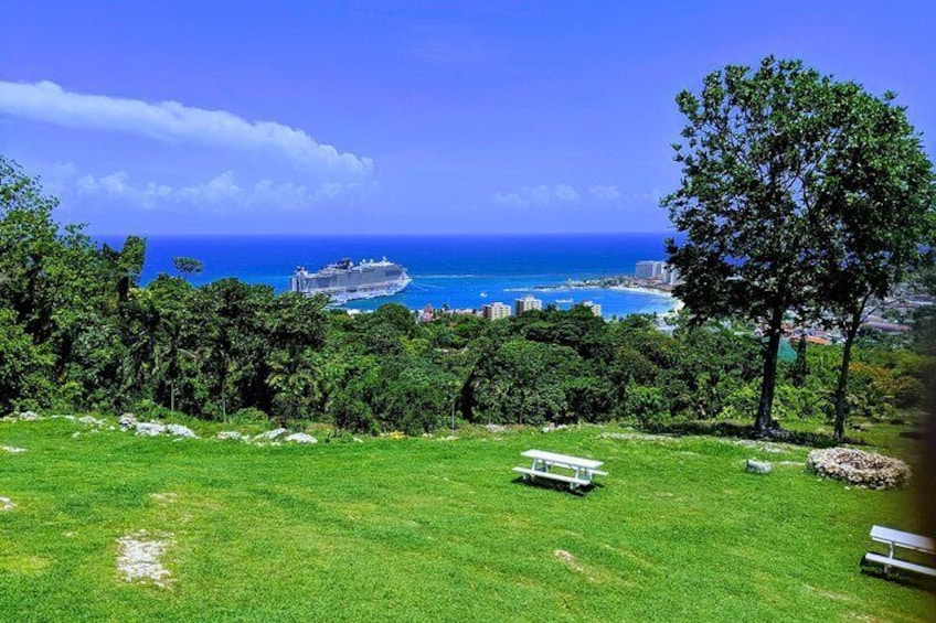 Panoramic view of Ocho Rios.