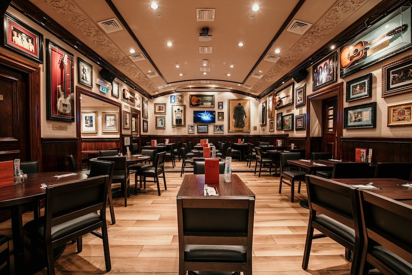 Hard Rock Cafe Rome Dining With Priority Seating