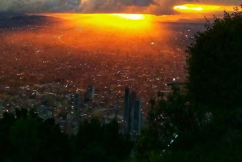 Layover Bogotá Private Tour + Transfer in & Out (4 Hrs.)