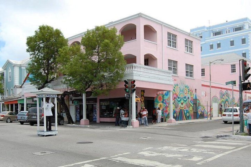 Dilly Dally Walking Tour of Nassau