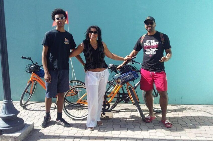 Half-Day Cultural Bike Tour of Downtown Nassau with a Guide