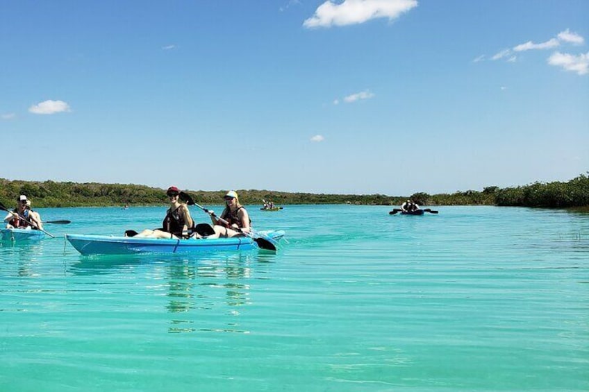 One Day Tour to Chacchoben Mayan City and Bacalar Lagoon with a Certified Guide