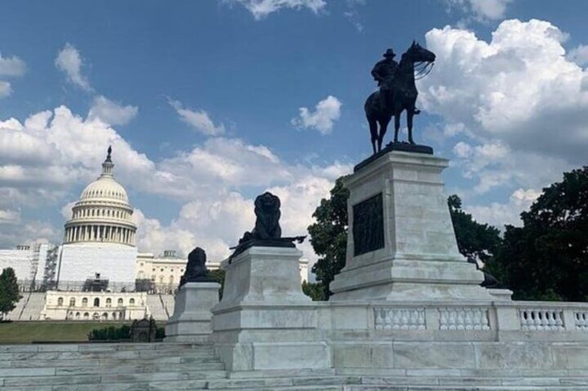 4 Hours Private & Customizable Tour of Washington DC in Stretch Limo