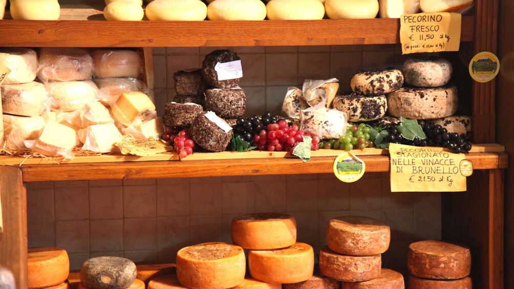 Tuscany Taster Tour: Round-trip from Rome with Lunch & Wine