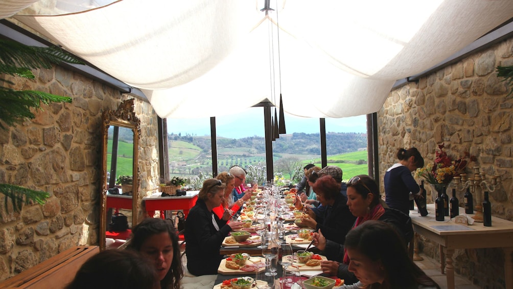 Tuscany Taster Tour: Round-trip from Rome with Lunch & Wine