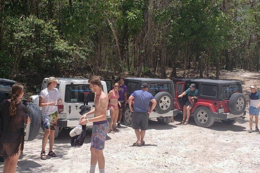 Cozumel Jeep Adventure to Jade Caverns with Lunch and Snorkel