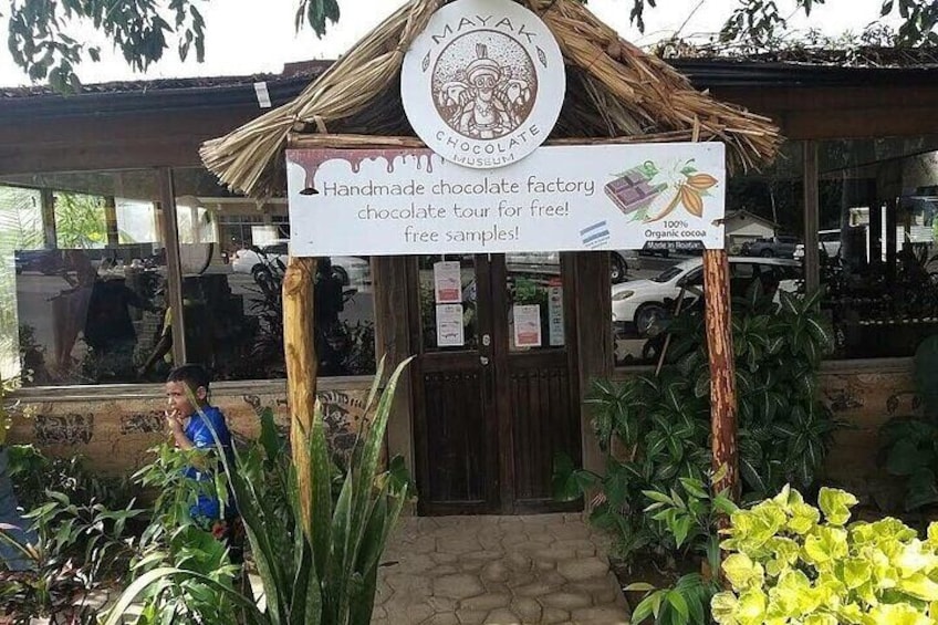 Roatan Wildlife Experiences Chocolate Rum Tasting city Tour