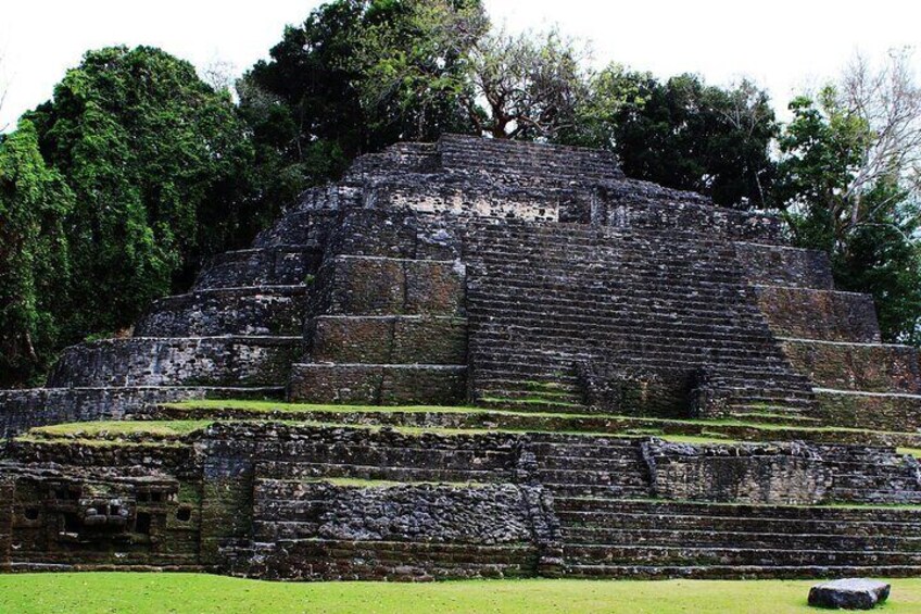 Combo Tour Cave Tubing and Xunantunich Mayan Site - fun day in Belize