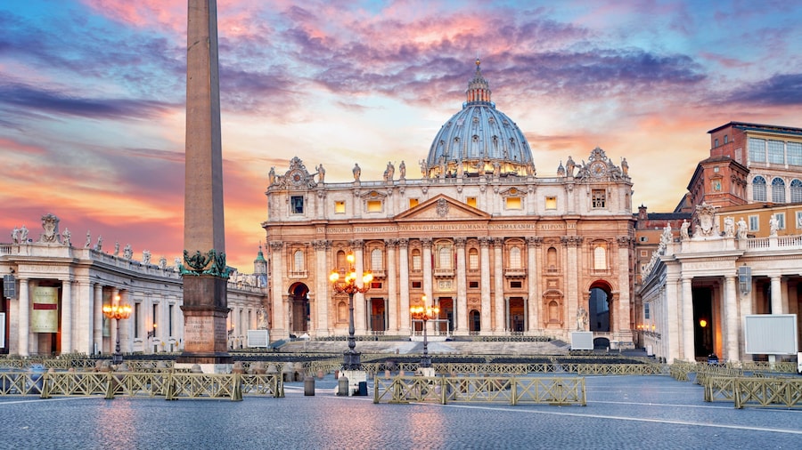 Vatican Museums, Sistine Chapel, & St. Peter’s Basilica Fully Guided Tour