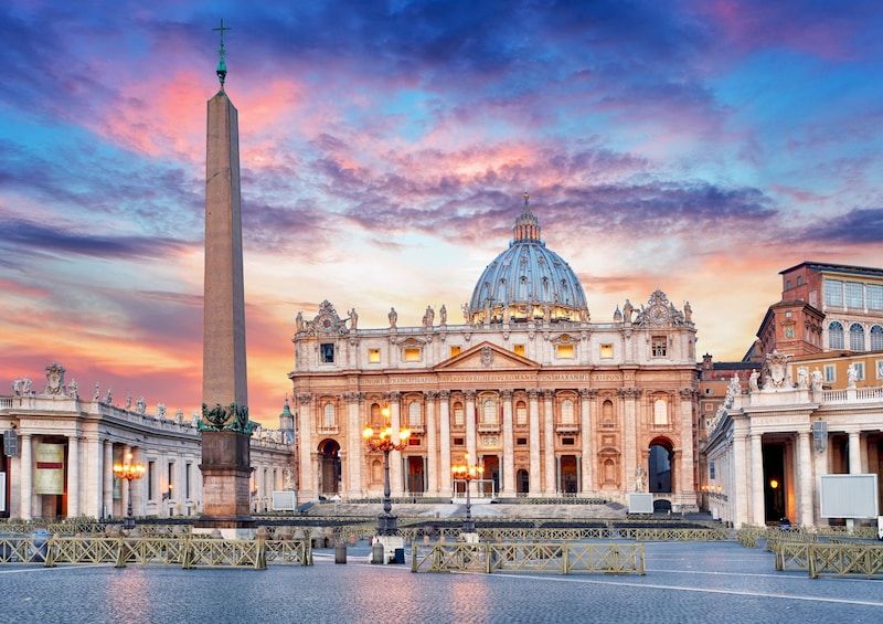 Vatican Museums, Sistine Chapel, & St. Peter’s Basilica Fully Guided Tour