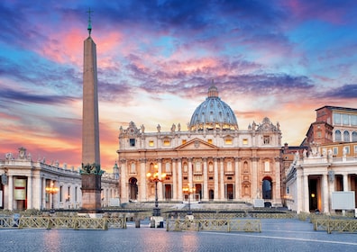 Visita guiada completa a los Museos Vaticanos, la Capilla Sixtina y la Basí...
