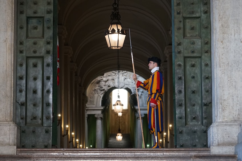 VIP Vatican Breakfast: Sistine Chapel and St. Peter’s Basilica Guided Tour