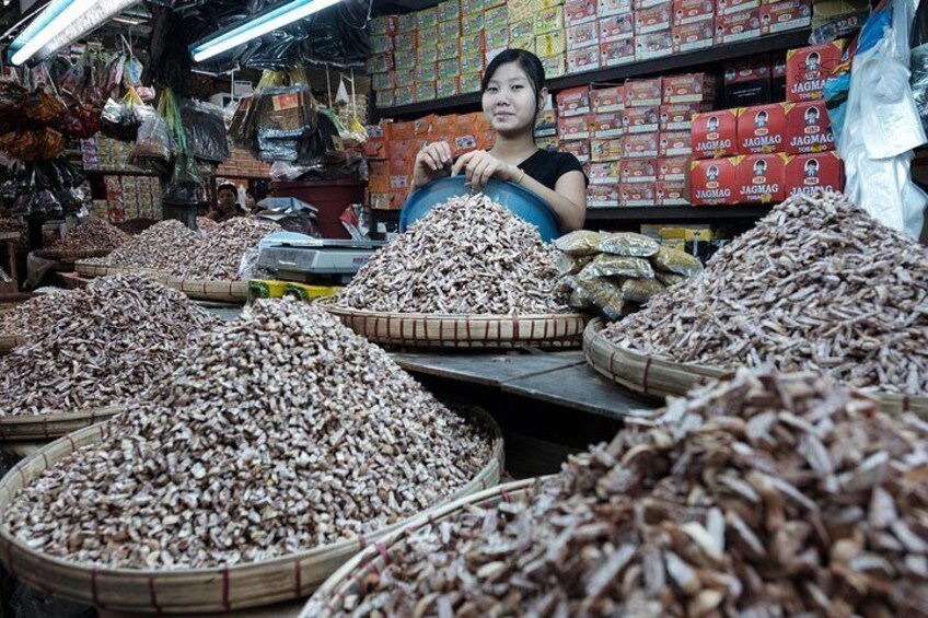 Popular Betel Nuts Vendor
