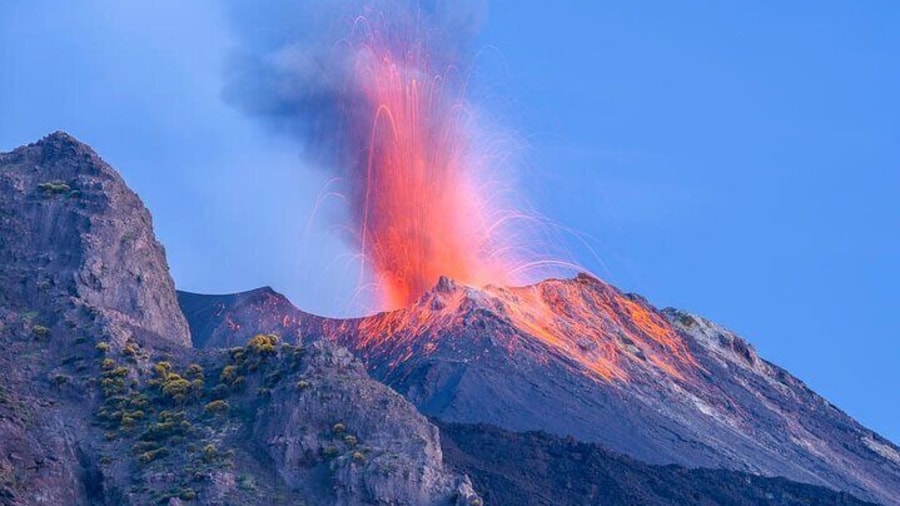 Stromboli: your High-altitude Sunset Hike to 400m!