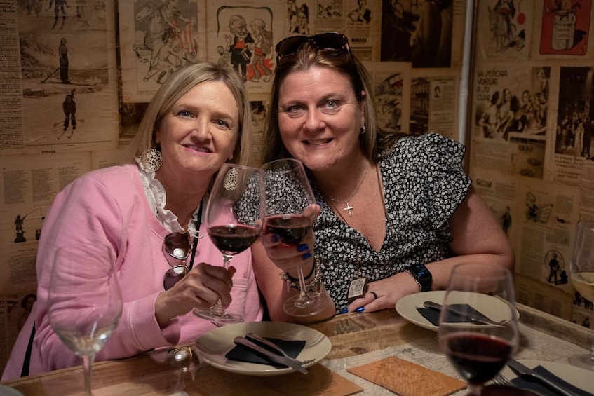 Barcelona Evening Traditional Catalan Tapas and Wine Tour
