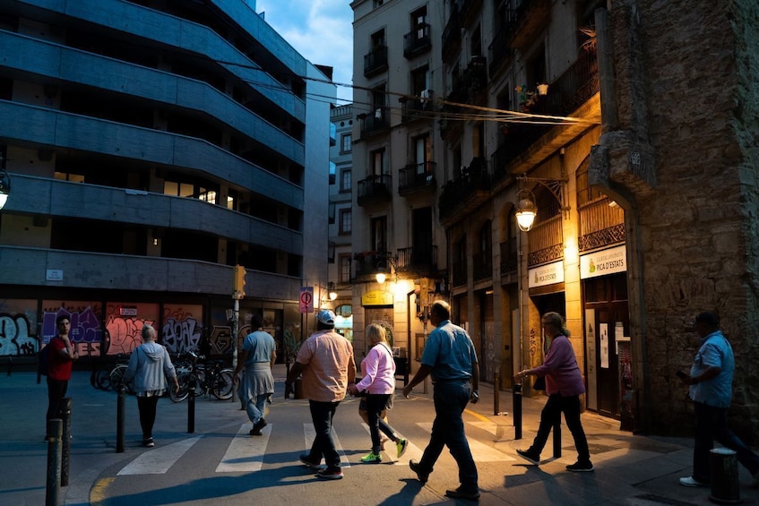 Barcelona Evening Traditional Catalan Tapas and Wine Tour