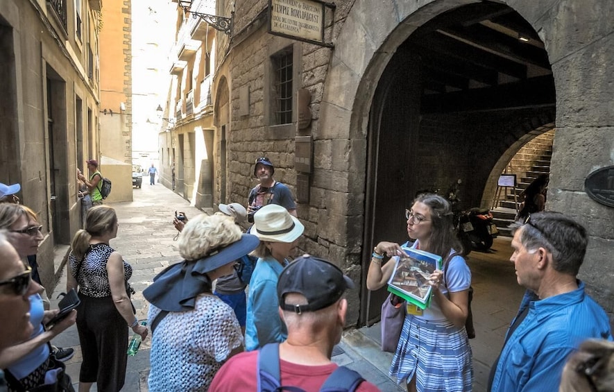 Skip-the-Line: Barcelona Highlights Small-Group Tour