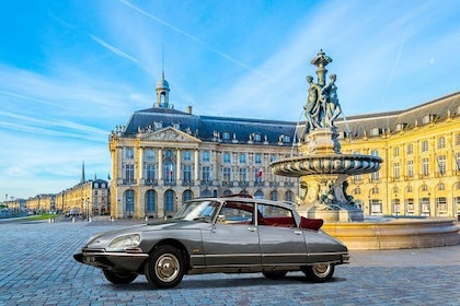 Private guided tour of Bordeaux in a luxurious Citroen DS - 1 hour