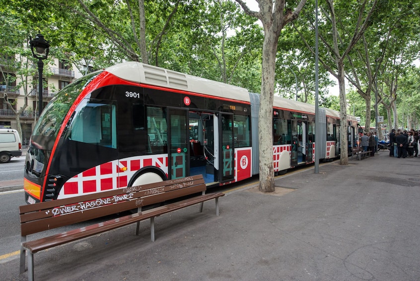 Hola Barcelona : Barcelona Unlimited Transport Card