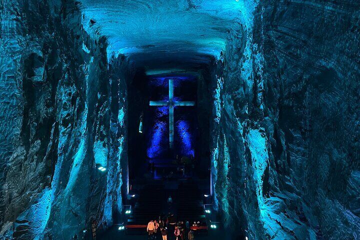 NEW &amp; CHEAPEST Visit 5 Top Sights in Zipaquira &amp; Guatavita PICKUP