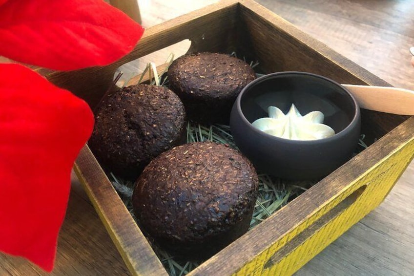 Estonian food, drinks and history tour