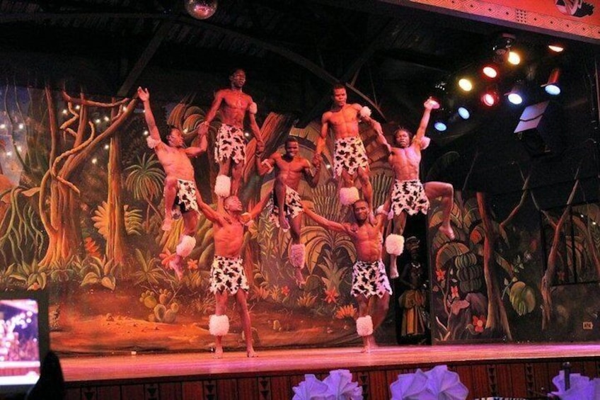 Safari Park Hotel Acrobats