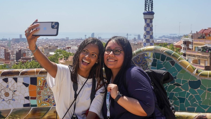 Skip-the-Line Park Güell Tickets and Guided Tour