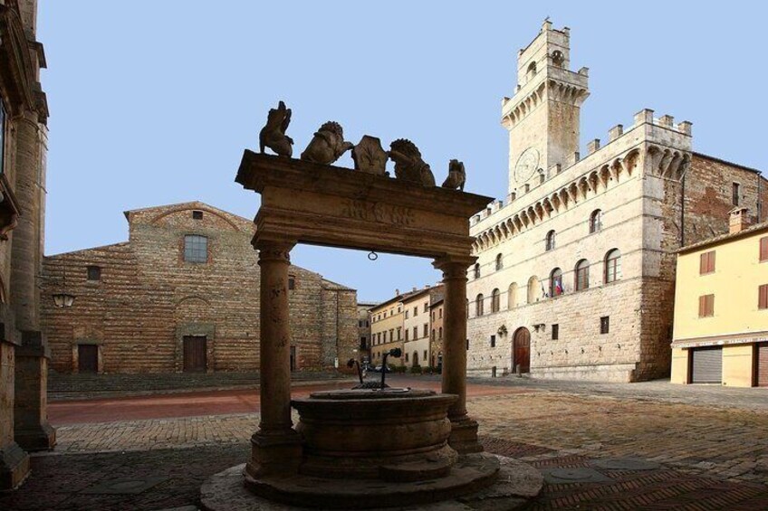 Main square of Montepulciano - Piazza Grande