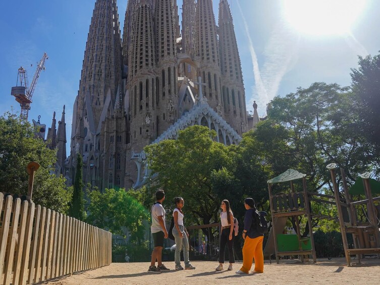 Best of Gaudí: Fast Track Sagrada Familia and Park Güell
