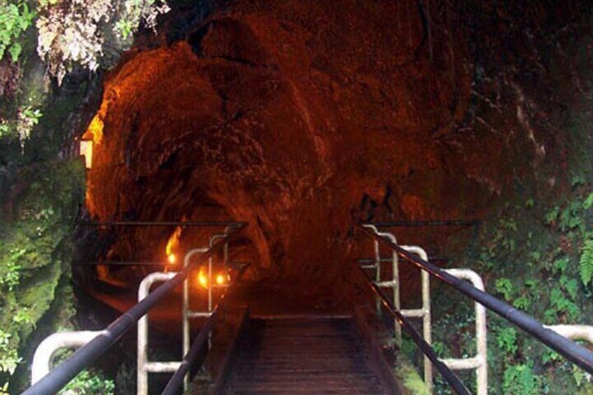 Hilo Shore Excursion: Volcanoes National Park, Rainbow Falls and Highlights