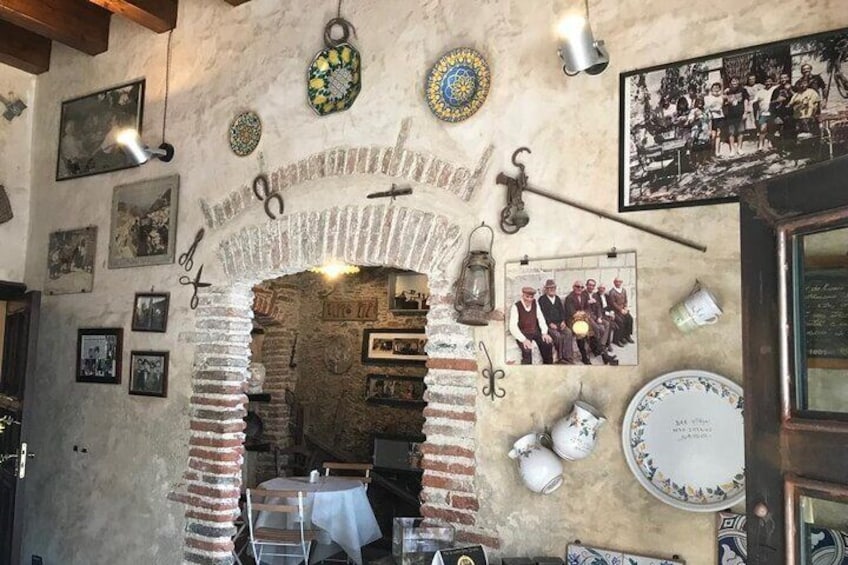 Bar Vitelli interior
