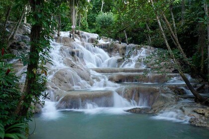 Ocho Rios Shore Excursion: Dunn's River Falls And Shopping Tour