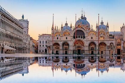 Venice: St. Mark’s Basilica Skip-the-Line Tour & Gondola Ride Experience